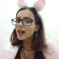 IrisMiaou Adlı Modelin Çevrimdışı Sohbet Odası