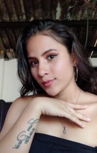 SalomeCutee's Offline Chat Room