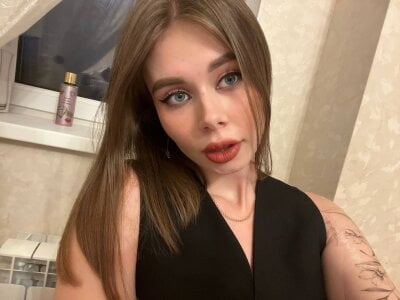 KylieMyah - striptease