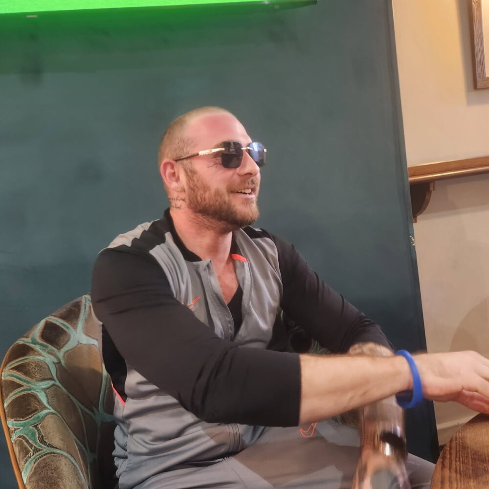 Jakefeeney's Offline XXX Chat