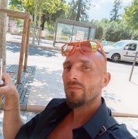 BG8322's webcam live show
