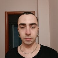 Danitroia's webcam live show