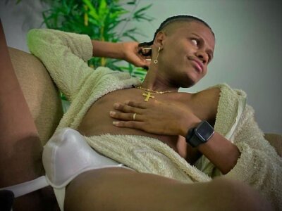 luxus_black from stripchat
