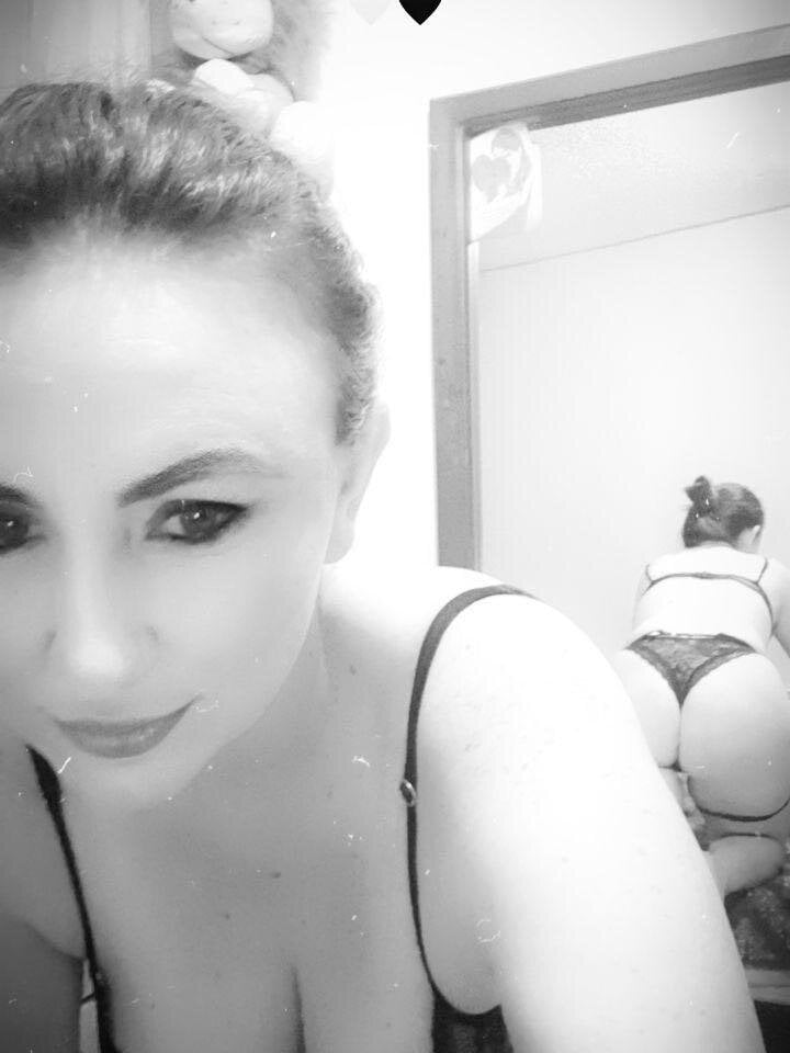 Live sex webcam photo for mia_lourence #290103719