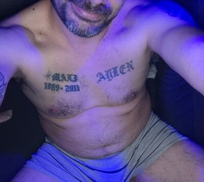 ezehot7 from stripchat