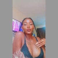 queen_leila's Offline Chat Room