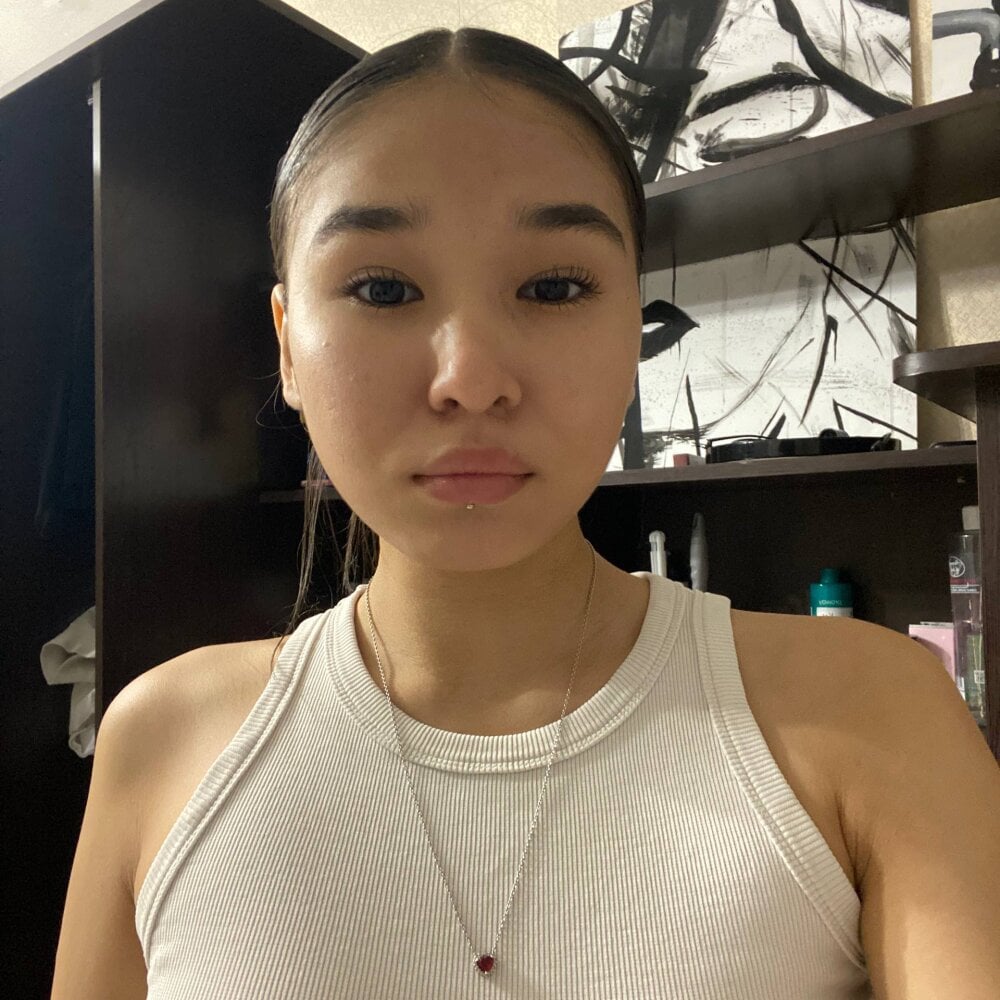 mega-camsex.net ronnni_schmidt livesex profile in right-behind-the-screen cams