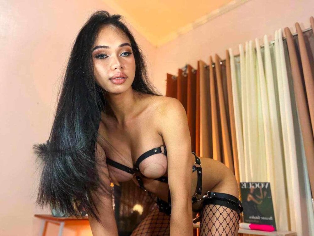 Unforgettablejulia Chat Room offline