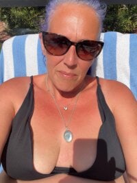 naughtyslut2425 Webcam Model Profile