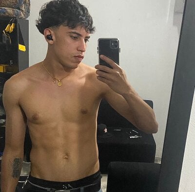 paris_winston from stripchat