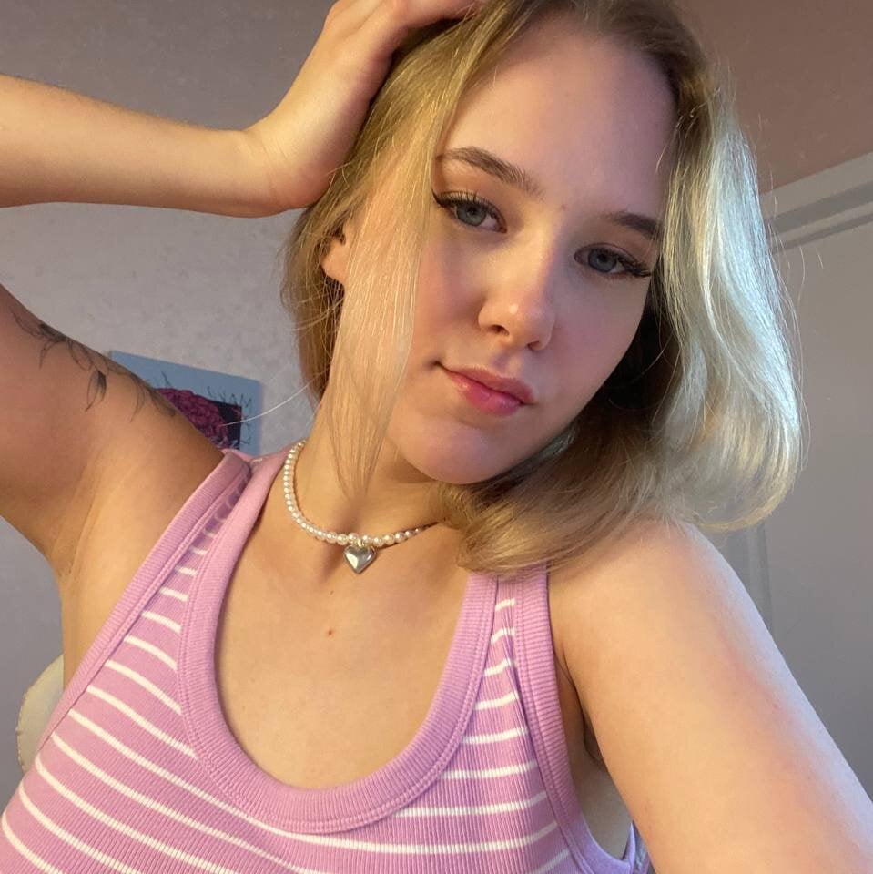 stripchat casey_sweeet webcam profile pic via onaircams.com