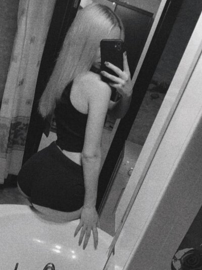 Stephanie1414 🔭 live chat