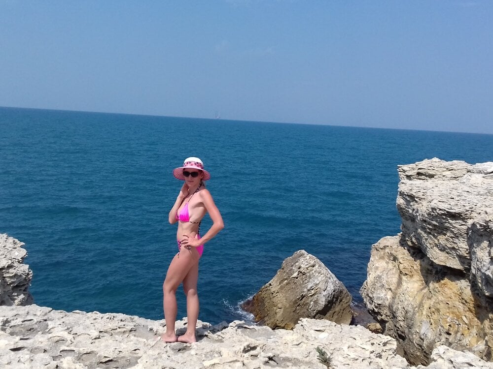 leila_cam18 from stripchat