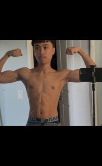 youngasianboy2007's webcam live show