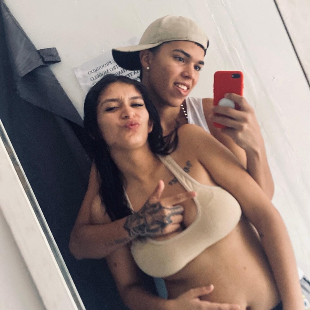 Hot_play_'s Offline XXX Chat