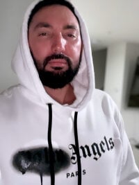 NoFronts4You's Offline Chat Room