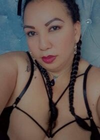 lizz_lopez_'s Live Sex Cam Show