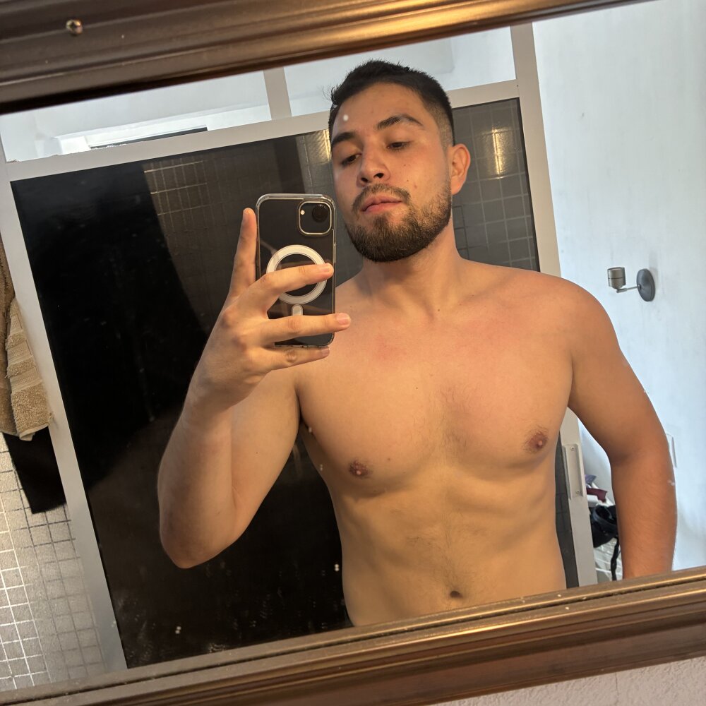 saric9913's Offline XXX Chat