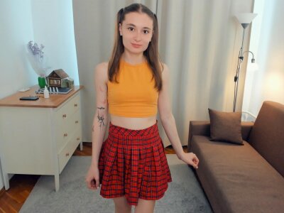JudyyMcGee ♊ naked cam chat