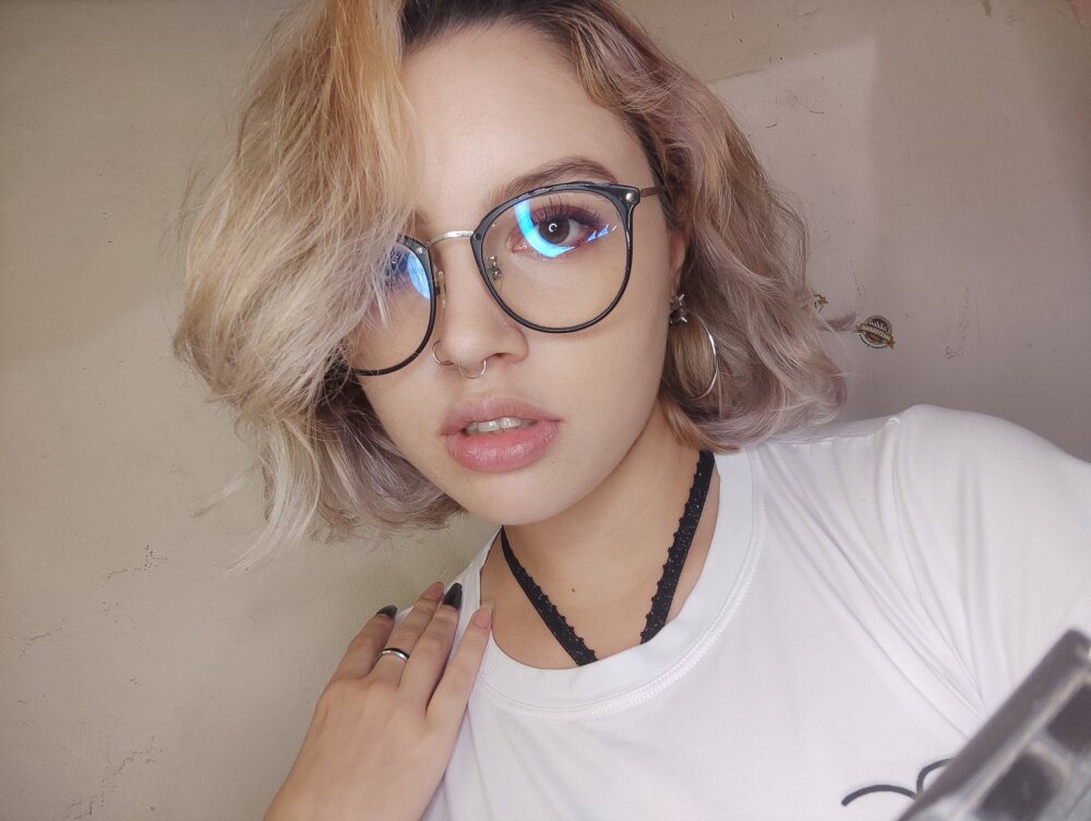 Live sex webcam photo for WandaDoll #290528967