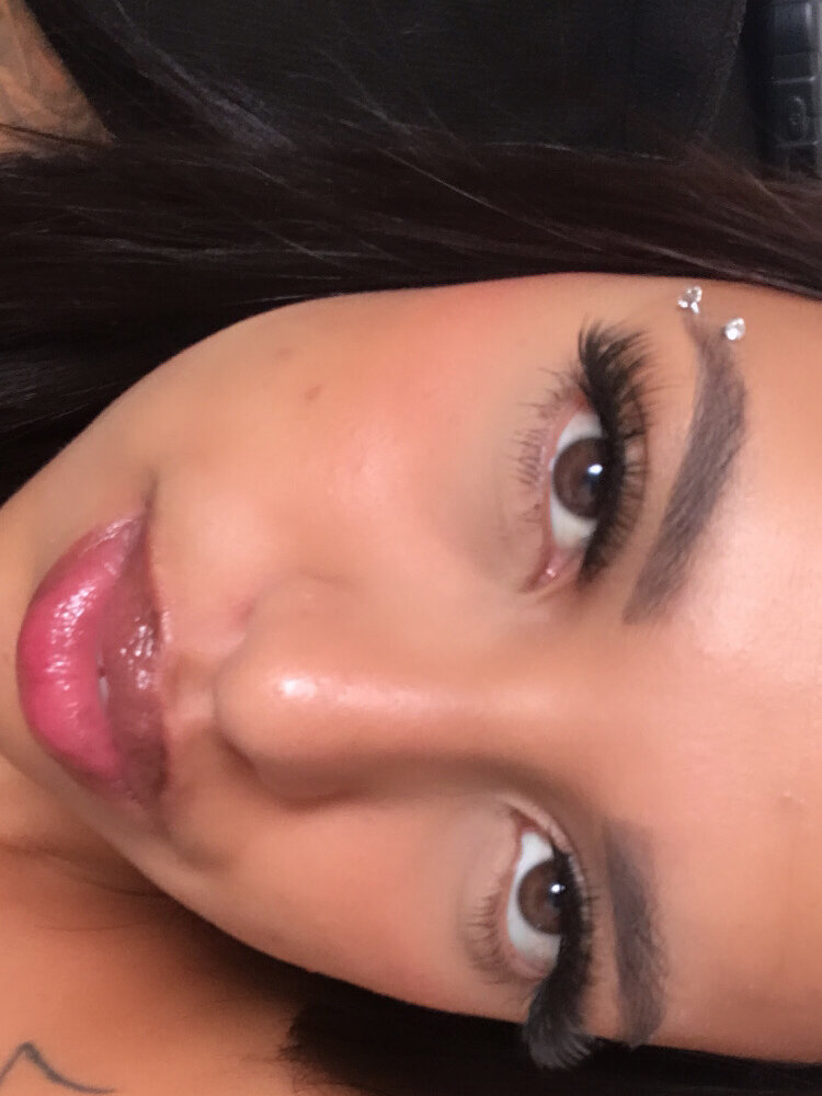 Laurianahot profile