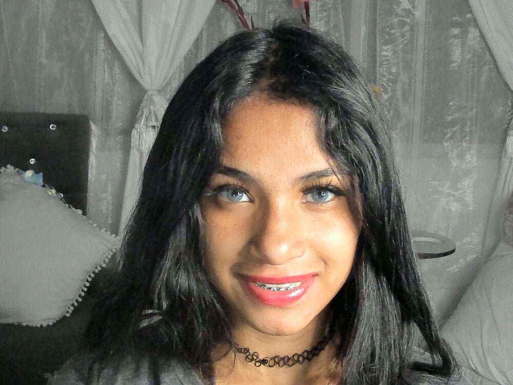 latin_angel1's chat room