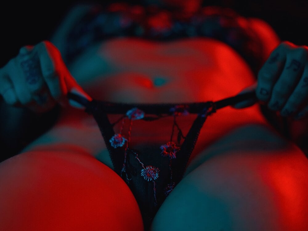 stripchat nixie_lee_ webcam profile pic via chatnmate.com