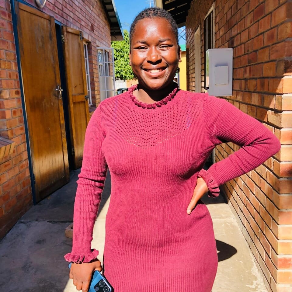 livesex.fan naughtylaura20 livesex profile in garden-of-eden cams