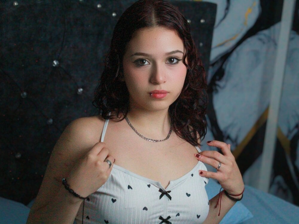 newporncams.com hazel_redhead livesex profile in red-hair cams