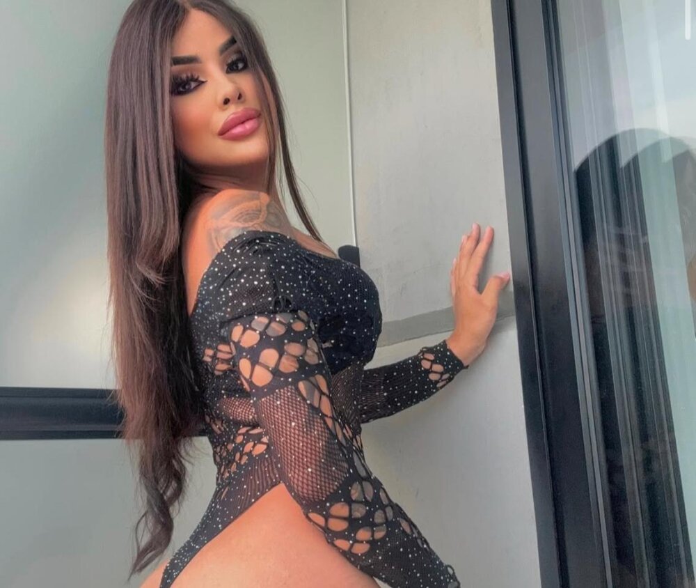 _SARAVICTORIA_