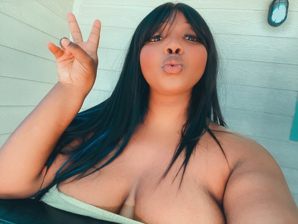 Live sex webcam photo for LalaCherrie #289424613