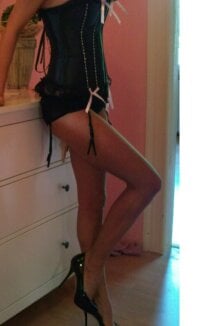 Blonde_Prizzi's Offline Chat Room