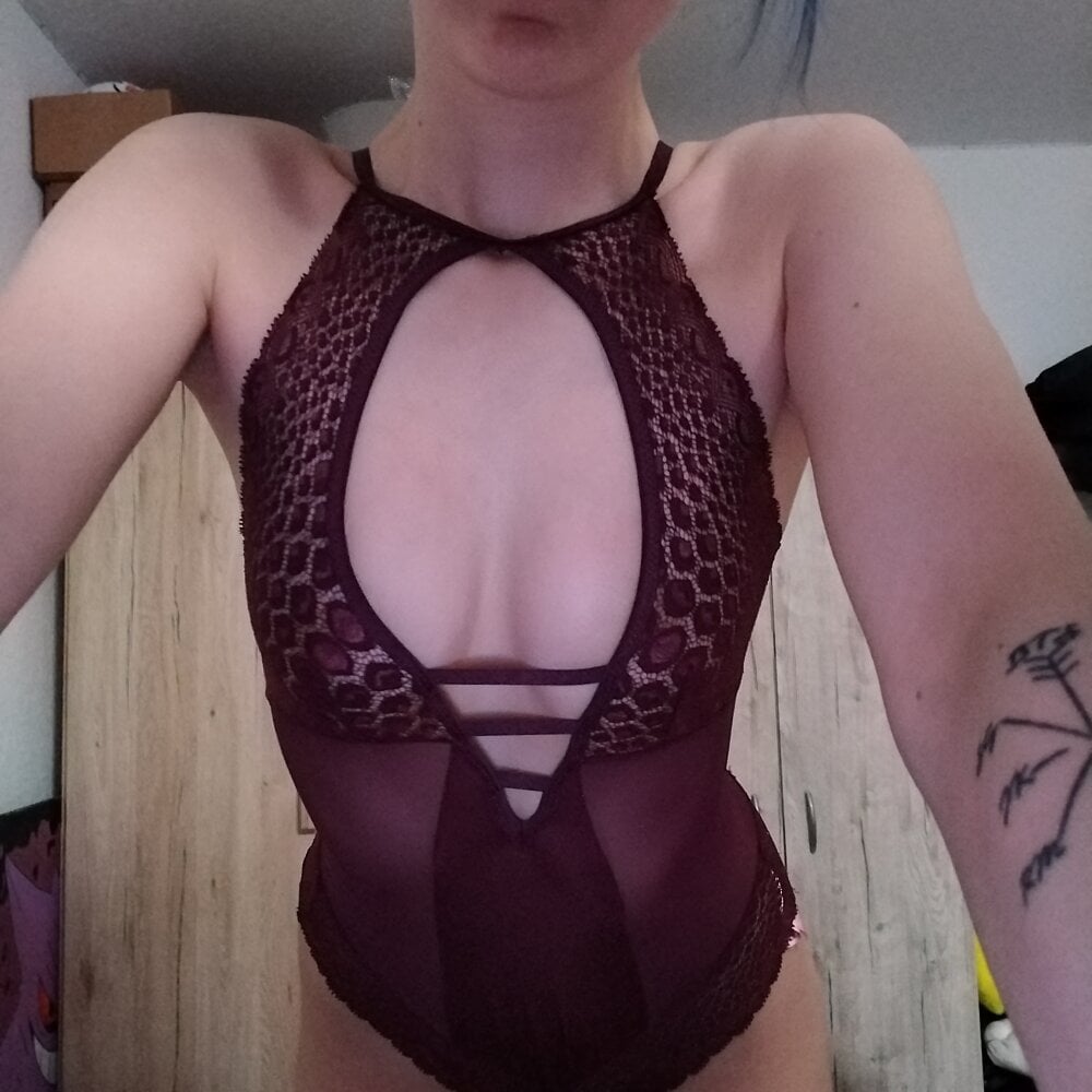 Offizielle_jxnnxHST Cam Model: Free Live Sex Show & Chat | Stripchat