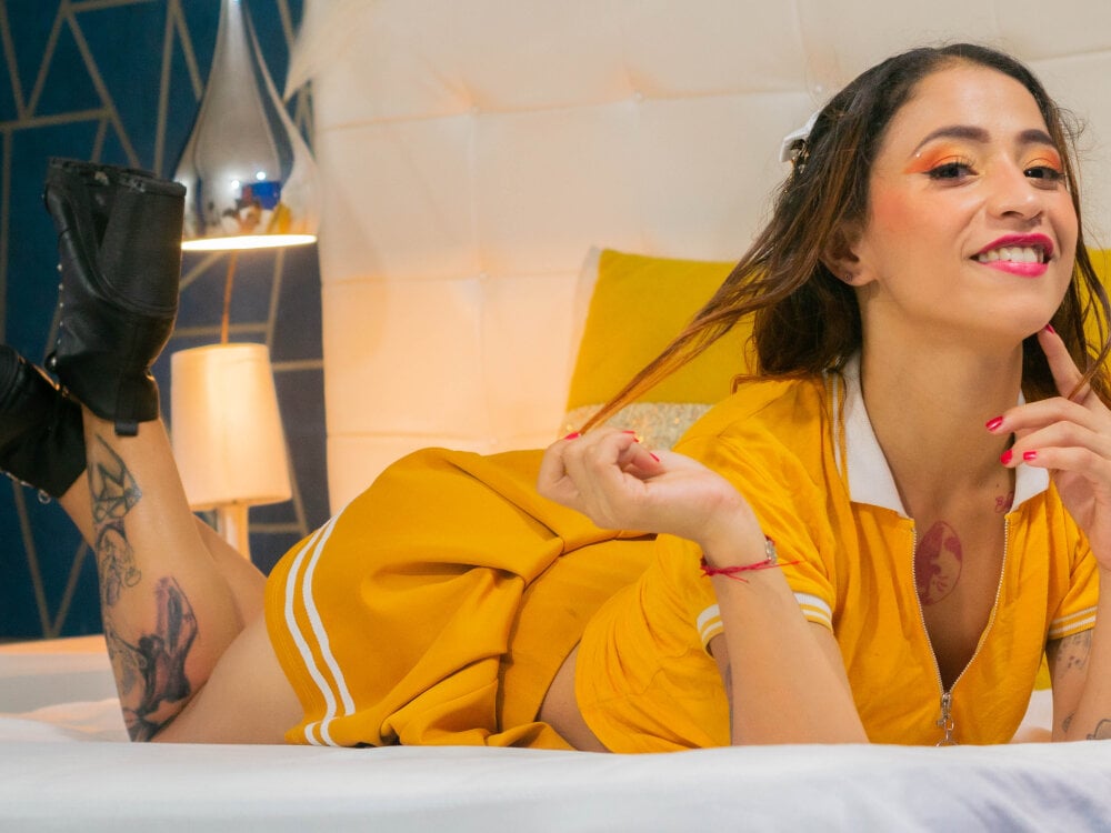 Live sex webcam photo for Hannykendall #288650059