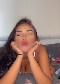 maddie-mae1999's Offline XXX Chat