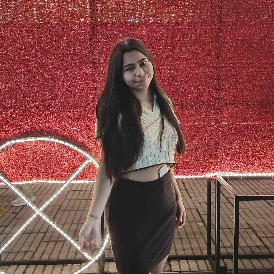 sexlivecamsites.com chloe_lust livesex profile in brown-hair cams