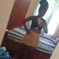 Celina_Chocolateprincess' Offline Chat Room