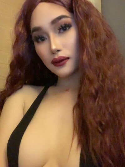 AmazingLuchie private show