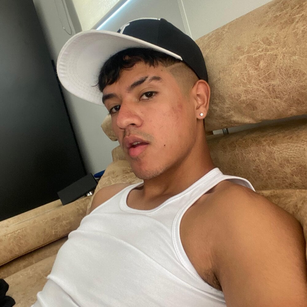 red_b333 from stripchat
