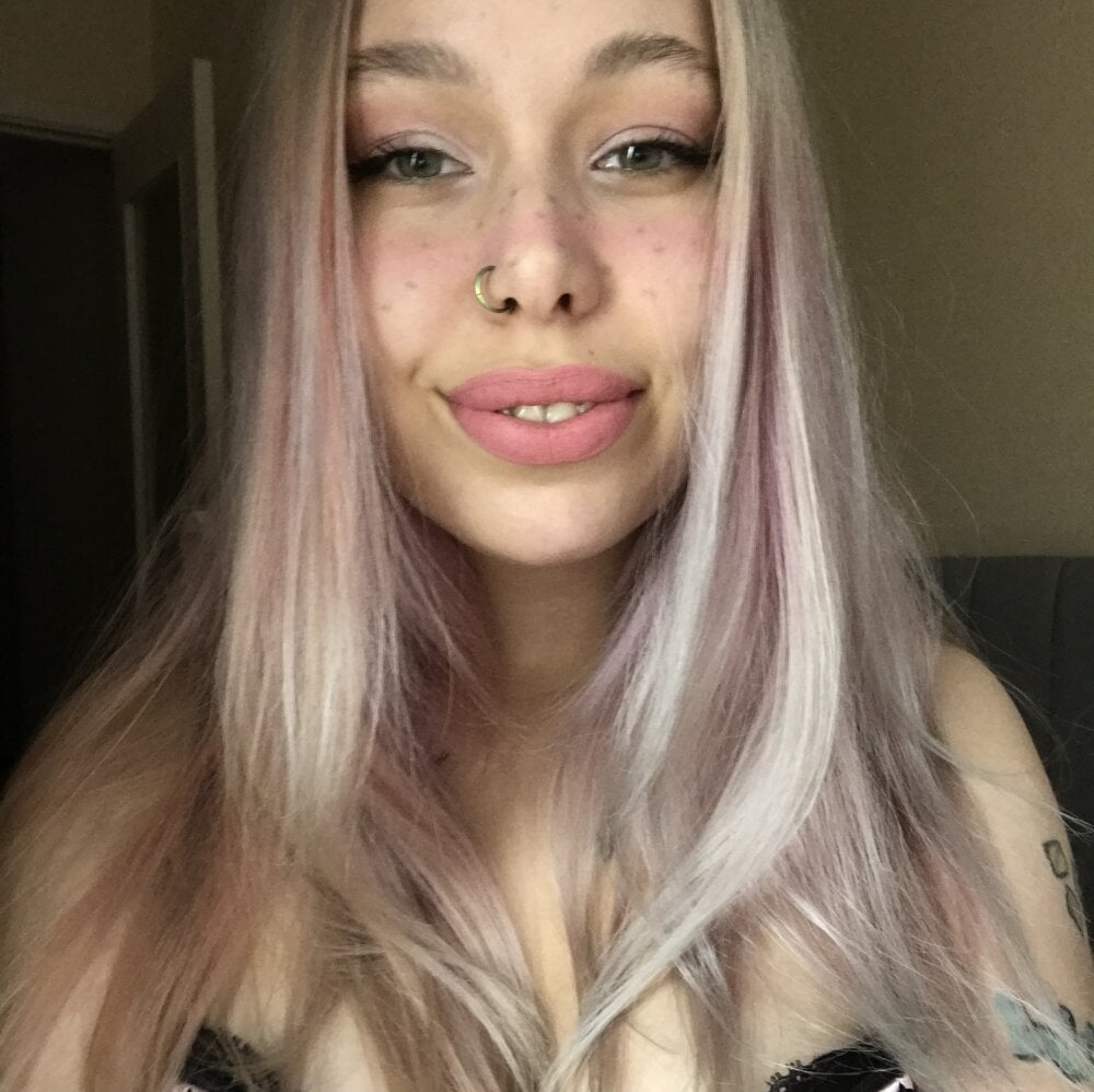 moooonpie's Offline Chat Room