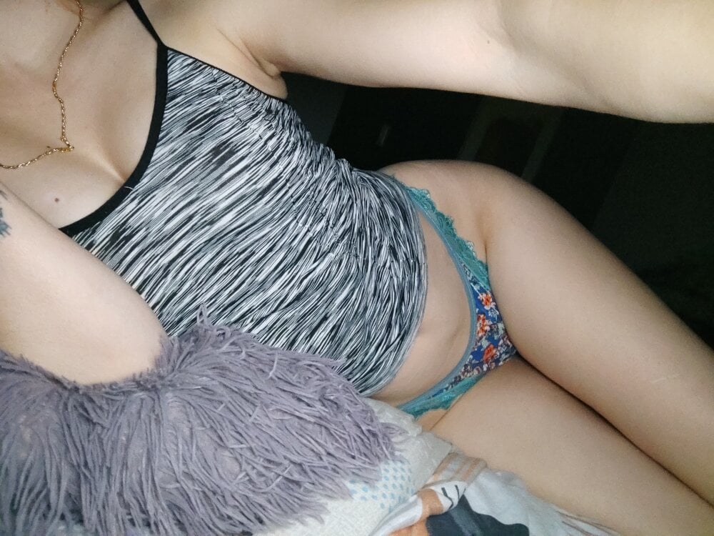 amateursex-livecam.com yannamilters livesex profile in tip-me-and-im-here3 cams