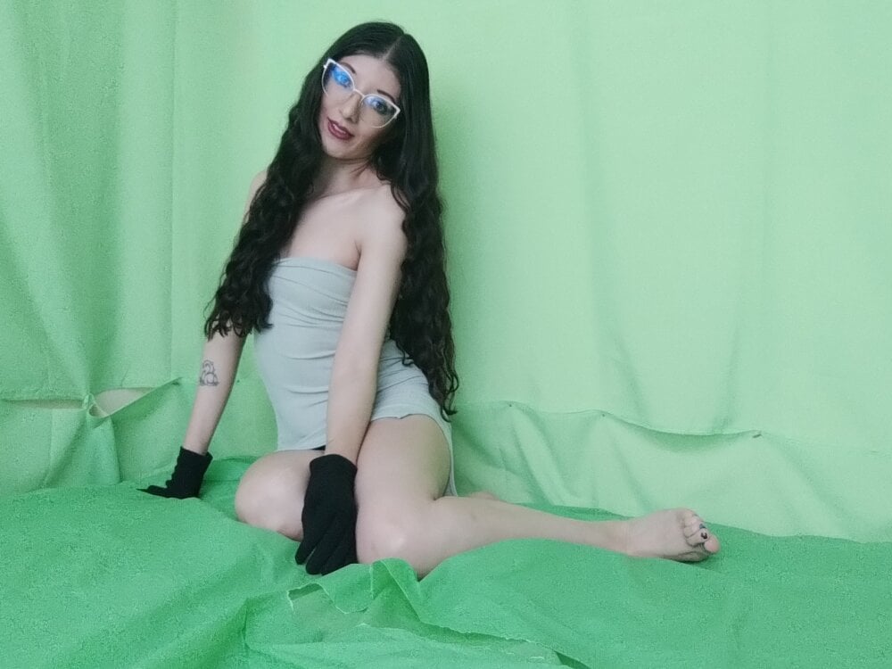 sexlivecamsites.com _arlequin_ livesex profile in online011202120312051206123am-10am-gmt2 cams