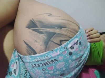 Evaritz__ 🐤 nude cam