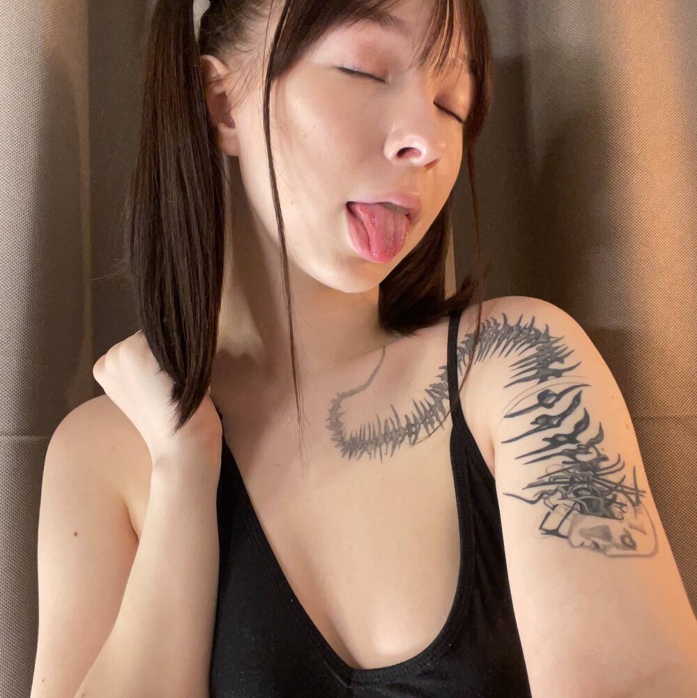 Sindy_Juxx: συνομιλία ΧΧΧ εκτός σύνδεσης