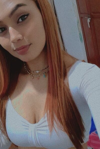 Eilyn_12 live on StripChat