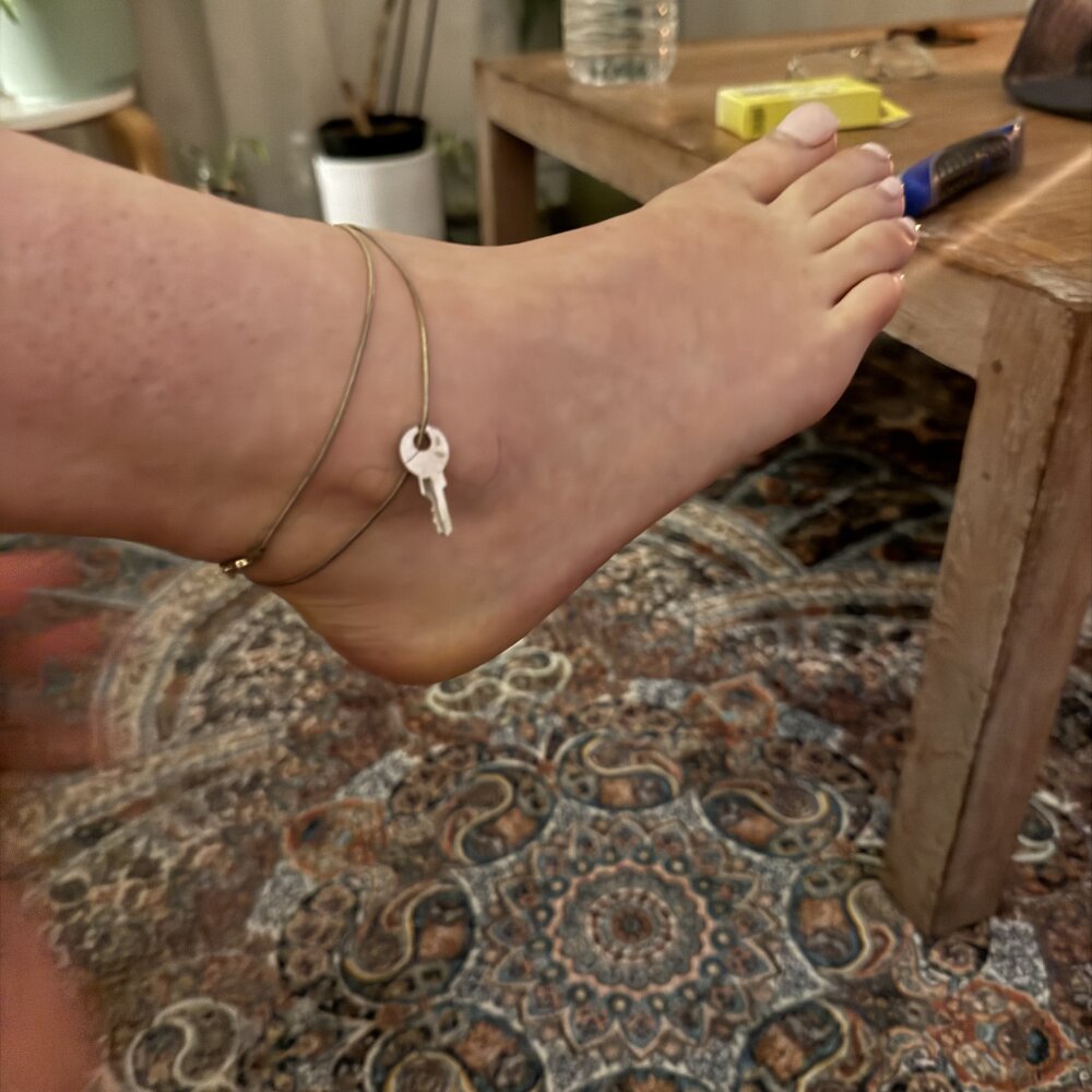 Allforherpleasuree's Offline XXX Chat