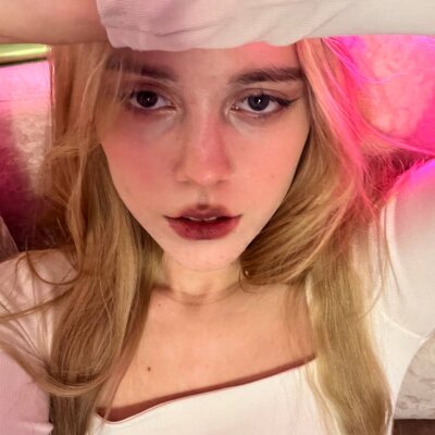 LilyLour 🦌 live sex cam