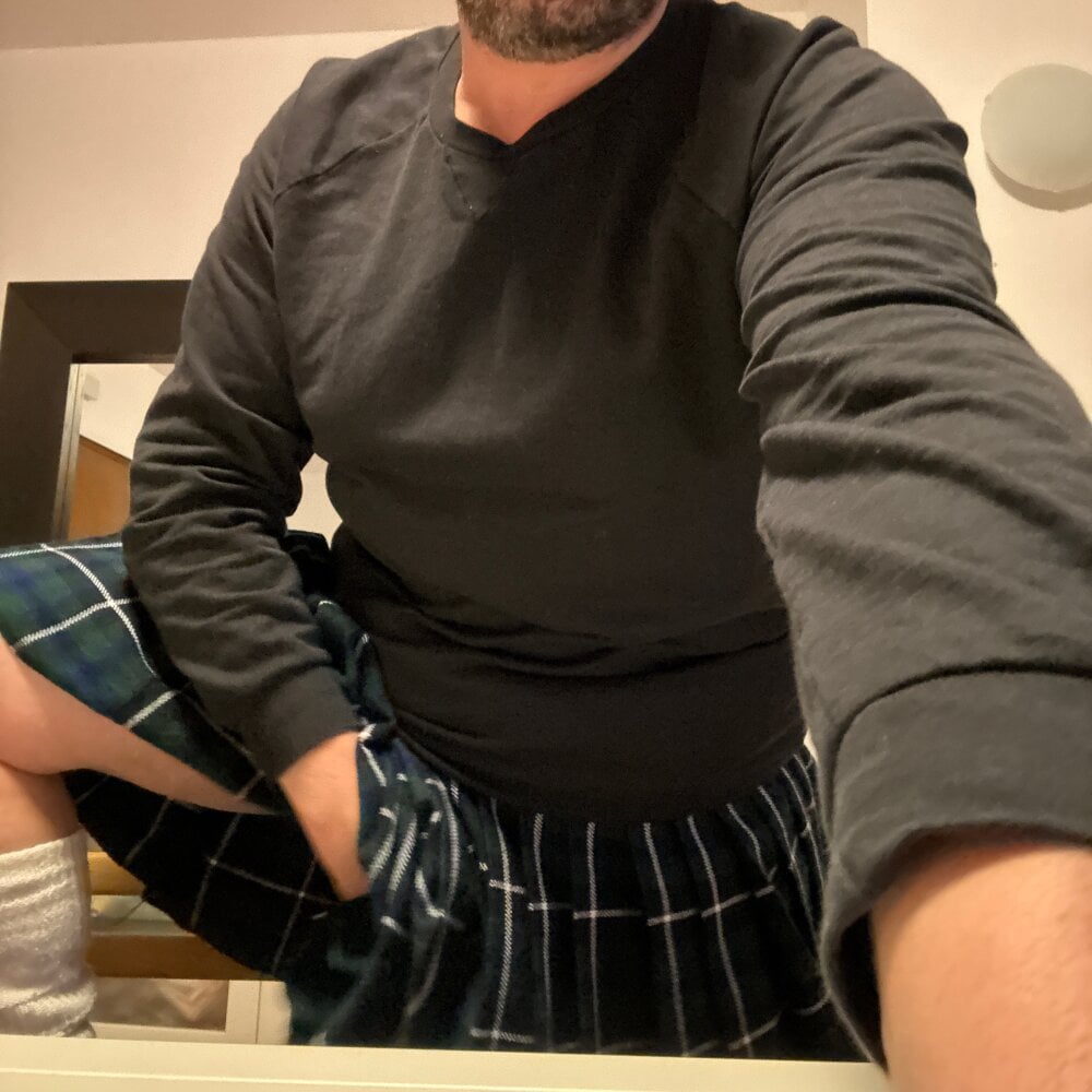 steve669_hot's Offline XXX Chat
