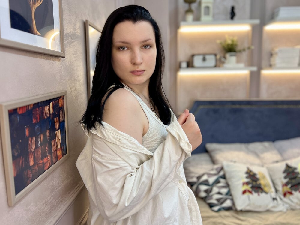 Leonora_Santorini live cam model at StripChat