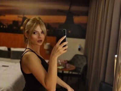 ella-angel from stripchat